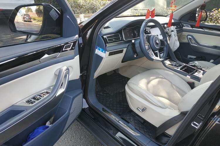 Used Zotye Domy X7 2017 Upgraded Edition 2.0T DCT Huangshan Model 7 Seats
