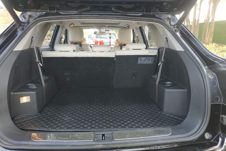 Used Zotye Domy X7 2017 Upgraded Edition 2.0T DCT Huangshan Model 7 Seats
