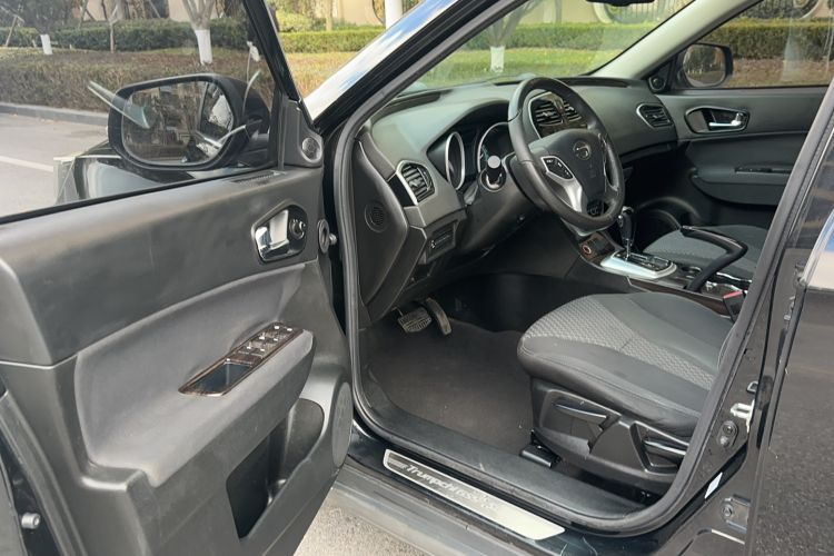 Used GAC Trumpchi GS5 Super 2015 2.0L Automatic Two-Wheel Drive Comfort Edition Interior 1