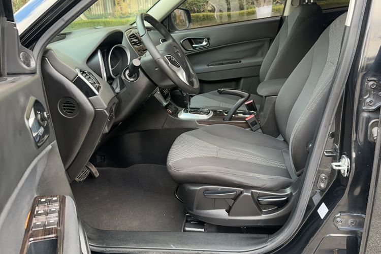 Used GAC Trumpchi GS5 Super 2015 2.0L Automatic Two-Wheel Drive Comfort Edition Interior 2