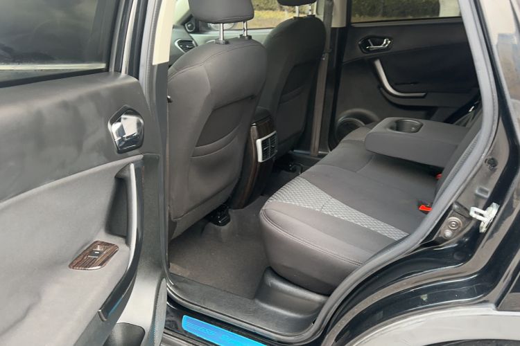 Used GAC Trumpchi GS5 Super 2015 2.0L Automatic Two-Wheel Drive Comfort Edition Interior 3