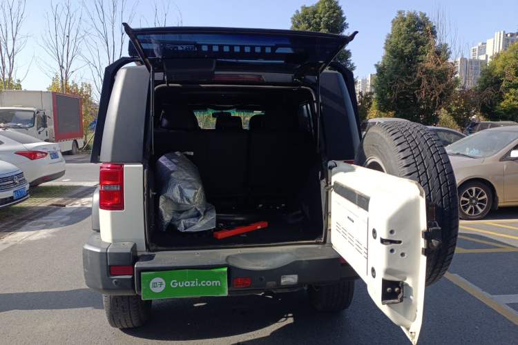 Used BAIC Off-Road BJ40 2016 40L 2.3T Automatic Two-Wheel Drive Luxury Edition