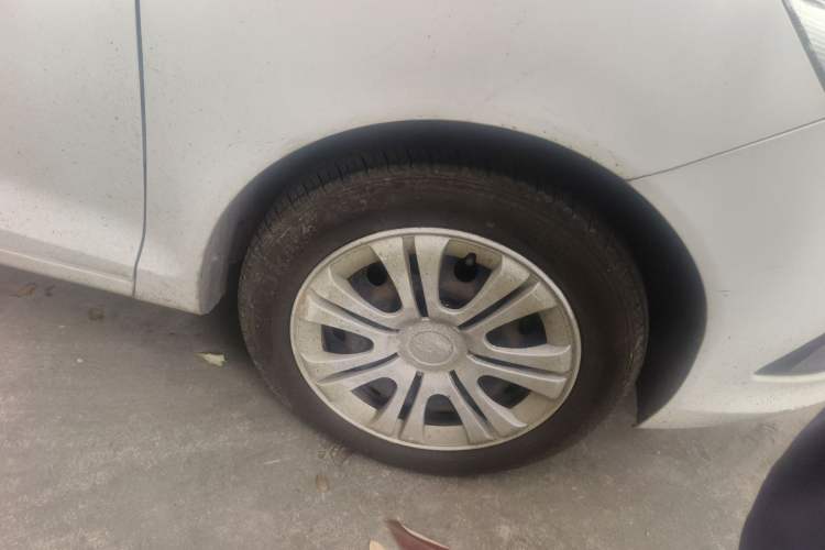 Used Chery Fengyun 2 2013 Hatchback 1.5L AMT Ruìyì Edition
