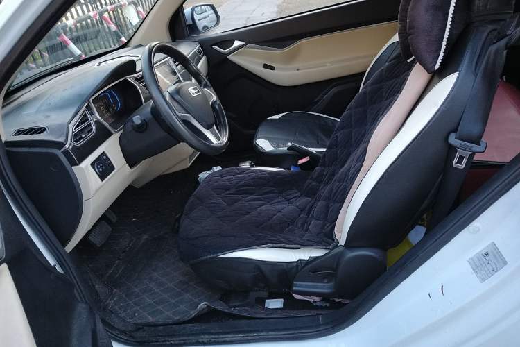 Used Zotye  2016 E30 Standard Model
