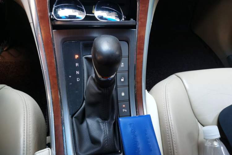 Used Roewe 950 2015 1.8T Elegant Edition
