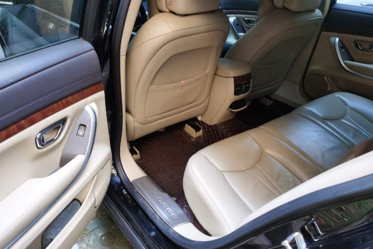 Used Roewe 950 2015 1.8T Elegant Edition
