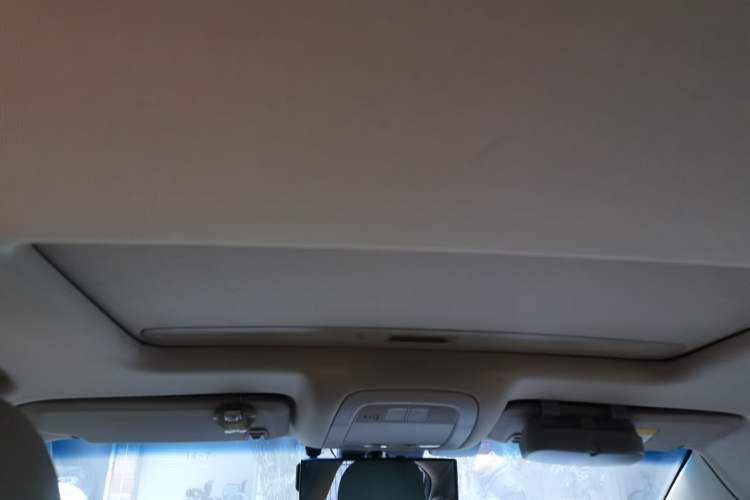 Used Roewe 950 2015 1.8T Elegant Edition
