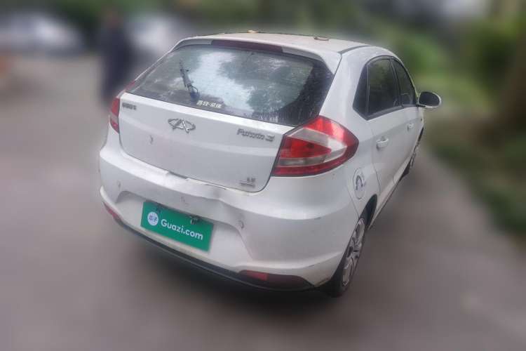 Used Chery Fengyun 2 2013 Hatchback 1.5L AMT Ruìyì Edition
