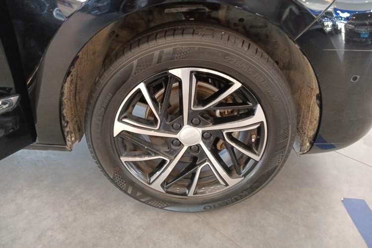 Used Haval JOLION 2021 1.5T Automatic Four-Door Version Right Front Wheel Hub