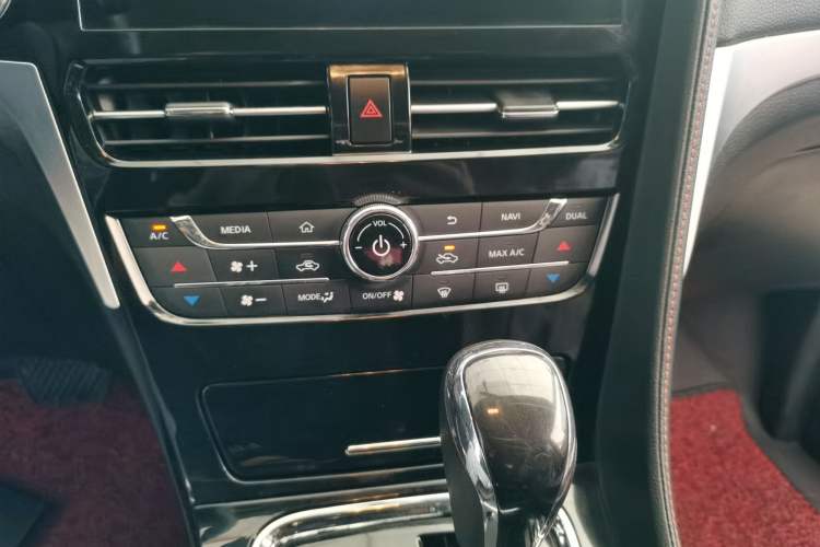 Used Venucia T70 2019 2.0L CVT Enjoy Edition China VI Standard
