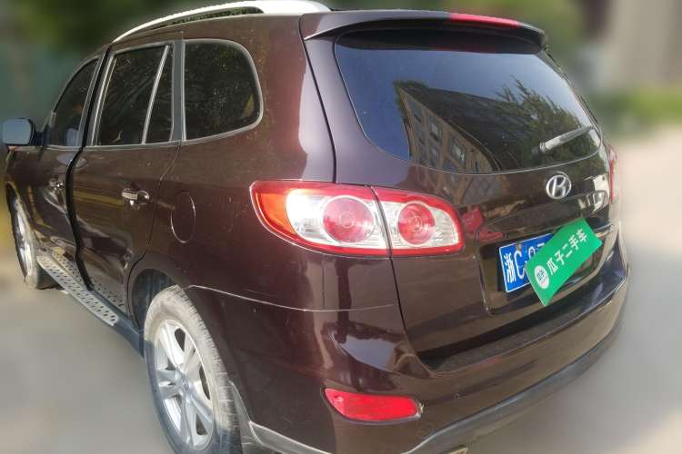 Used Hyundai Santa Fe Classic 2010 2.4 Ultimate Edition 7-Seater Four-Wheel Drive Rear Left 45 Deg