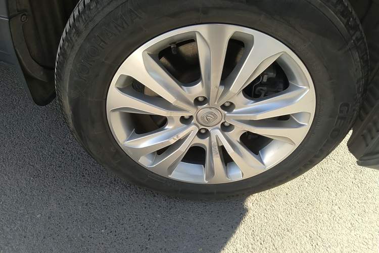 Used CHANGAN CS95 2017 2.0T Four-Wheel Drive Smart Edition
