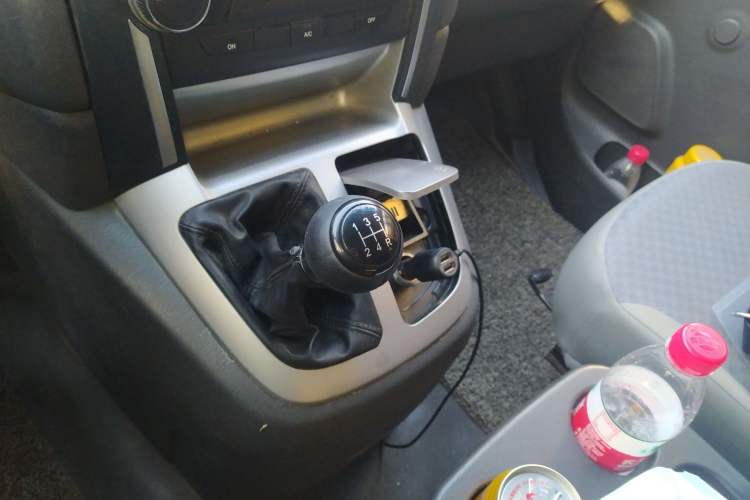 Used Jinbei Express 2020 2.0L Upgraded Version China VI Standard 6-Seater 1TZS Gear Lever