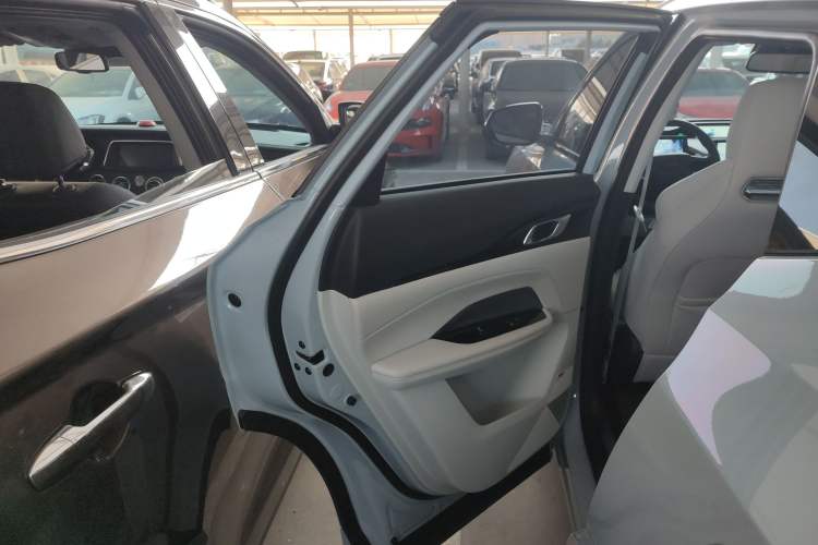 Used Oshan Z6 New Energy 2022 Blue Whale iDD 150KM Flagship PLUS Smart Parking Edition
