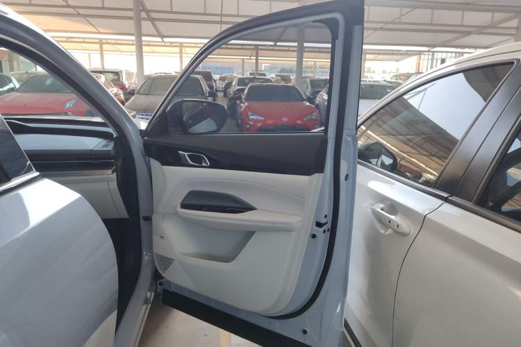 Used Oshan Z6 New Energy 2022 Blue Whale iDD 150KM Flagship PLUS Smart Parking Edition
