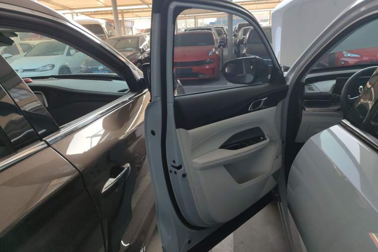 Used Oshan Z6 New Energy 2022 Blue Whale iDD 150KM Flagship PLUS Smart Parking Edition
