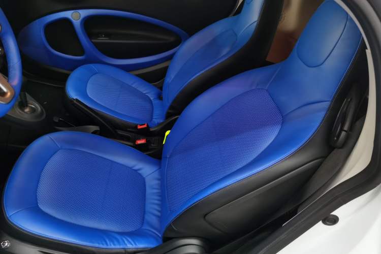 Used smart fortwo 2019 0.9T 66kW Hardtop Engine Version China VI Emission Standard
