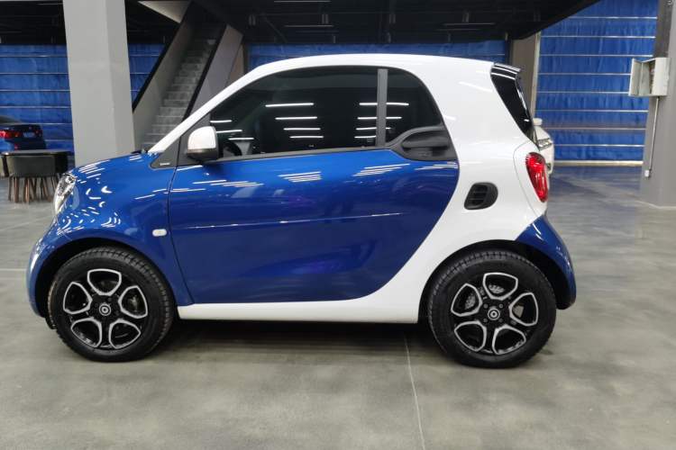 Used smart fortwo 2019 0.9T 66kW Hardtop Engine Version China VI Emission Standard
