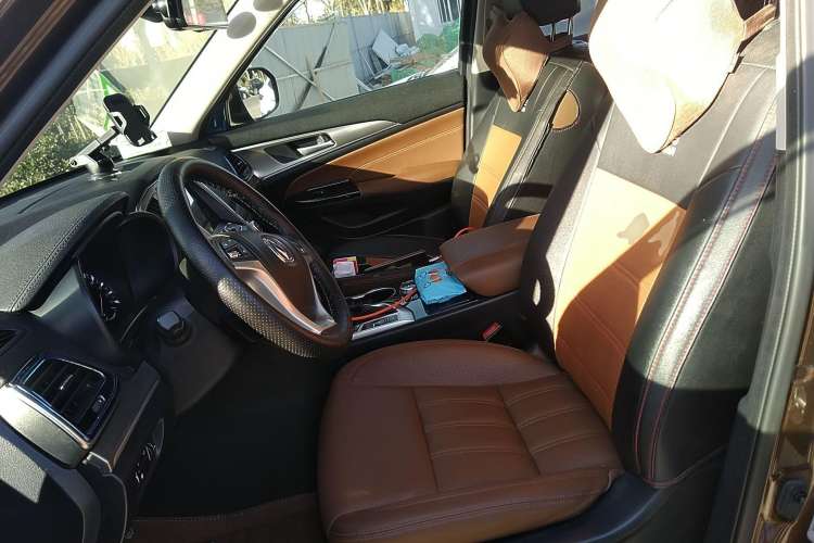 Used CHANGAN CS95 2017 2.0T Four-Wheel Drive Smart Edition
