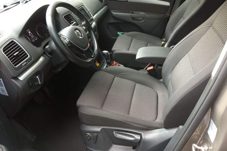 Used Volkswagen Sharan 2016 280TSI Enjoyment Model 7-Seater
