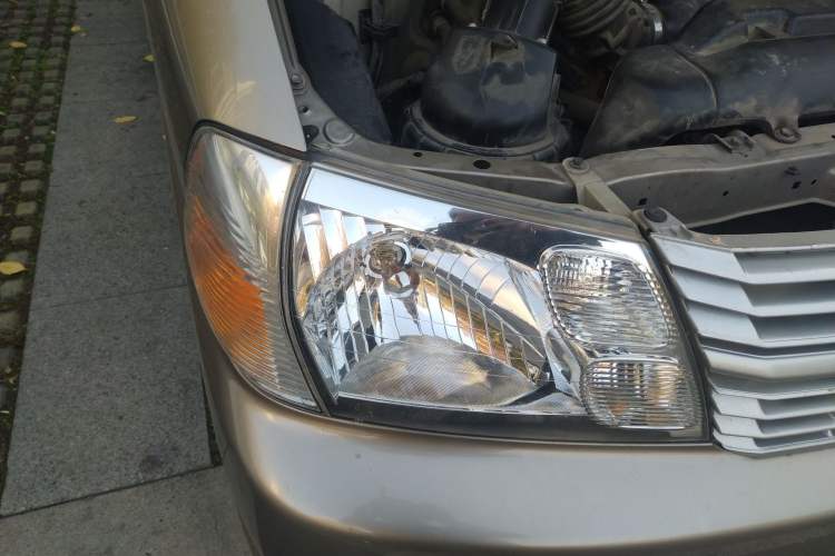 Used Jinbei Express 2020 2.0L Upgraded Version China VI Standard 6-Seater 1TZS Right Front Headlight