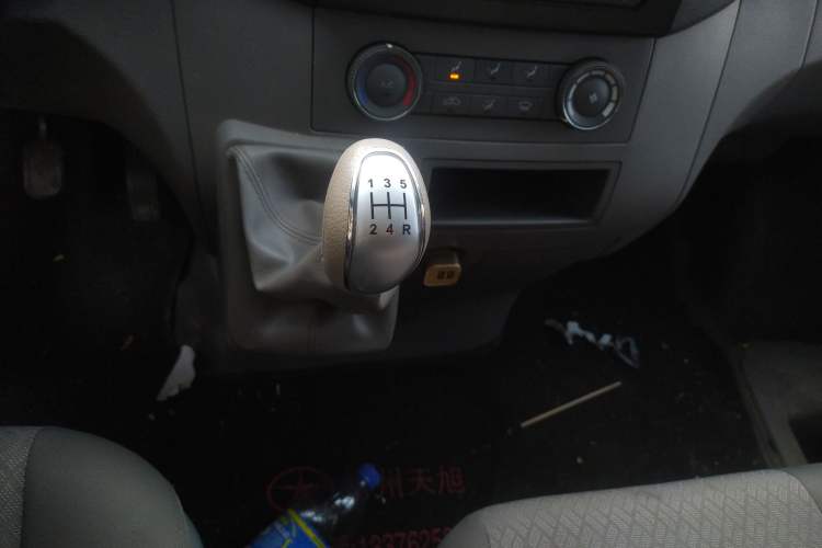 Used JAC Sunray 2021 2.0T Fuel-Efficient King Logistics Van Long Wheelbase D20TCIF1