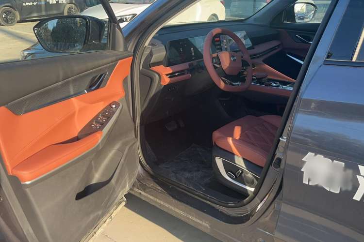 Used Changan CS75 PLUS iDD 2023 ZhiDian iDD Smart Leading Model