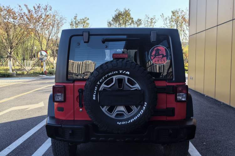 Used Jeep Wrangler 2015 3.0L Sahara Four-Door Comfort Edition
