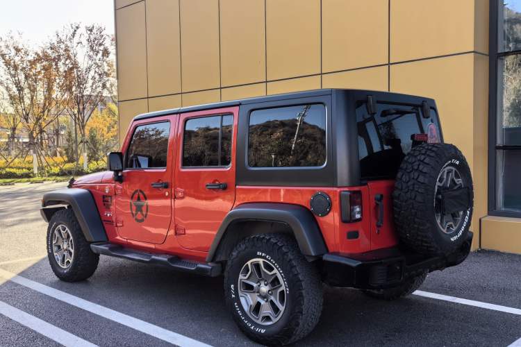 Used Jeep Wrangler 2015 3.0L Sahara Four-Door Comfort Edition
