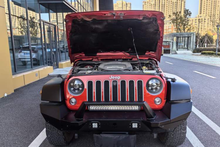 Used Jeep Wrangler 2015 3.0L Sahara Four-Door Comfort Edition
