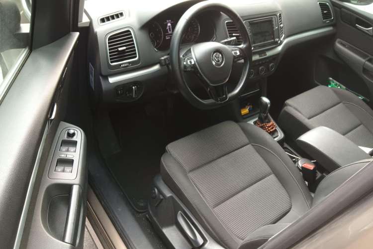 Used Volkswagen Sharan 2016 280TSI Enjoyment Model 7-Seater
