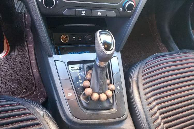 Used Hyundai Elantra (6th Generation / Lingdong) 2018 1.4T Dual-Clutch Xuan Dong · Dynamic Edition Gear Lever