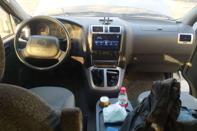 Used Jinbei Express 2020 2.0L Upgraded Version China VI Standard 6-Seater 1TZS Center Console