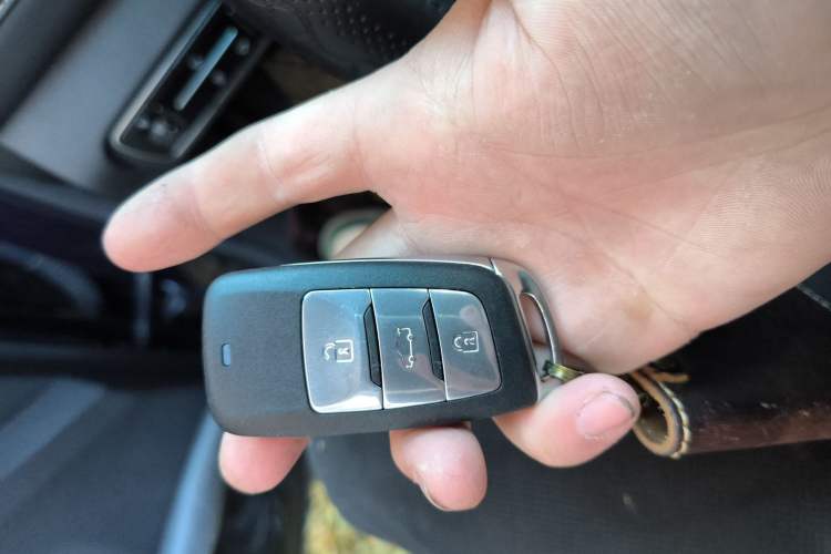 Used Oshan COSPro 2021 1.5T Manual Flagship Model with 6 Seats
