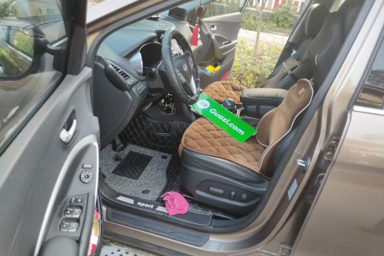 Used Hyundai Santa Fe 2013 2.4L Automatic Two-Wheel Drive Smart Version