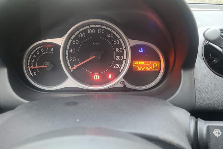 Used Mazda Mazda 2 2012 Hatchback Xuan Dong 1.5L Automatic Value Edition