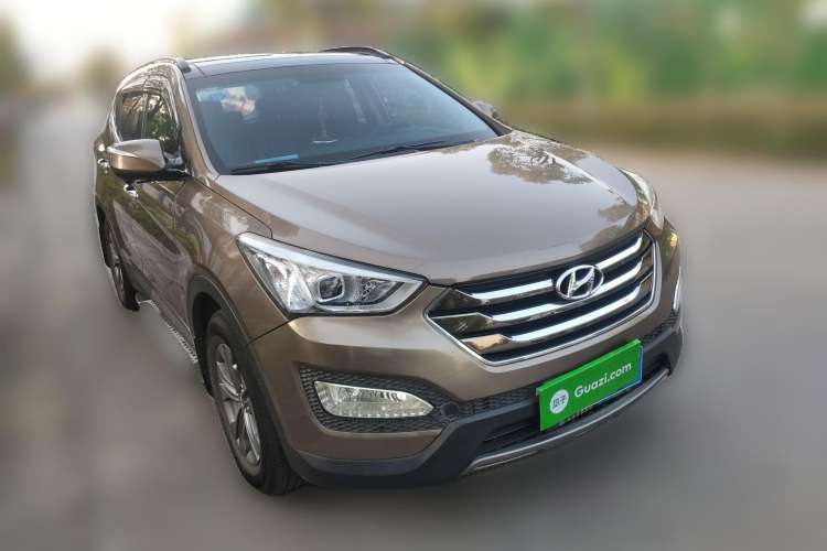 Used Hyundai Santa Fe 2013 2.4L Automatic Two-Wheel Drive Smart Version