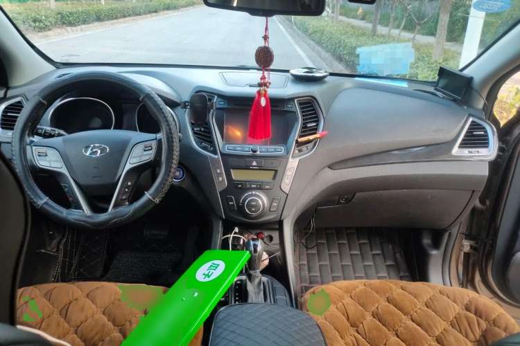 Used Hyundai Santa Fe 2013 2.4L Automatic Two-Wheel Drive Smart Version