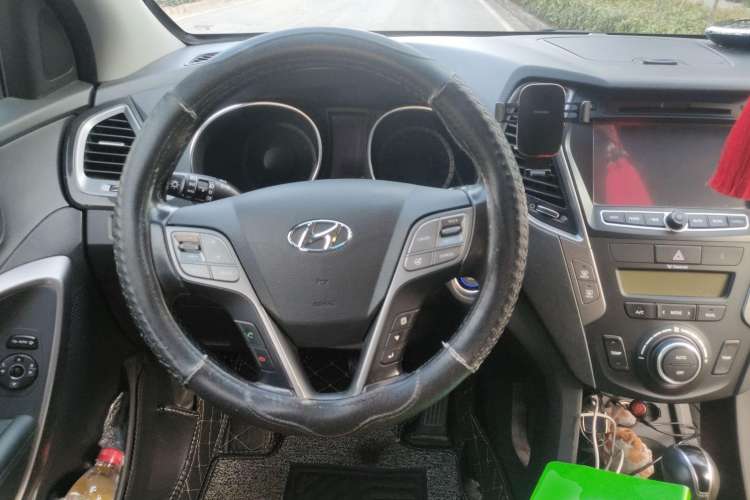 Used Hyundai Santa Fe 2013 2.4L Automatic Two-Wheel Drive Smart Version