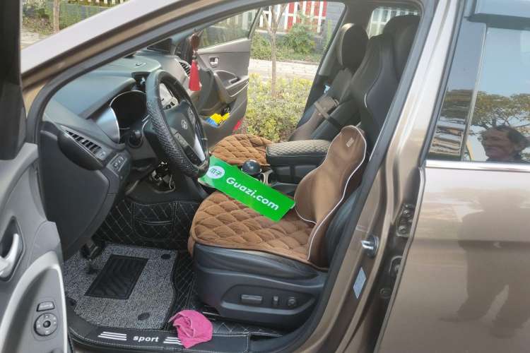 Used Hyundai Santa Fe 2013 2.4L Automatic Two-Wheel Drive Smart Version