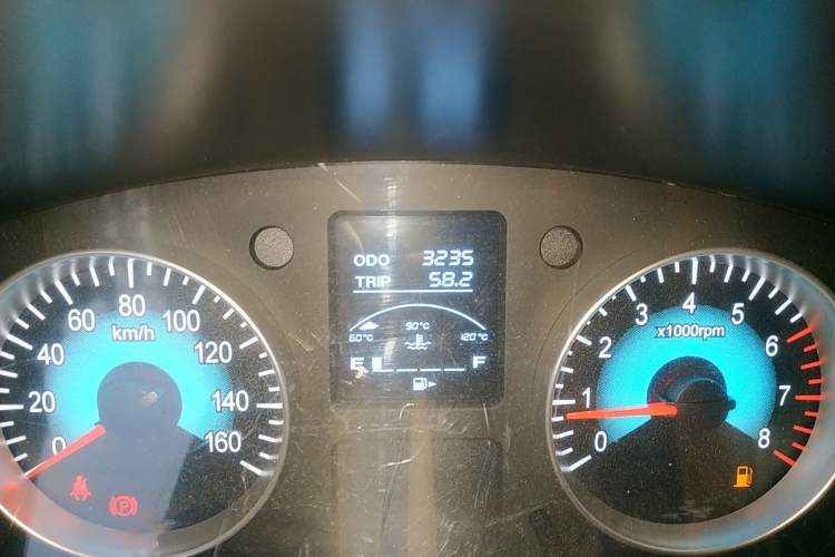 Used Jinbei New Hiace X30L 2023 1.5L Super-Enjoyment Edition Passenger Van 5/6/7-Seater Non-Air-Conditioned Version SWC15M
