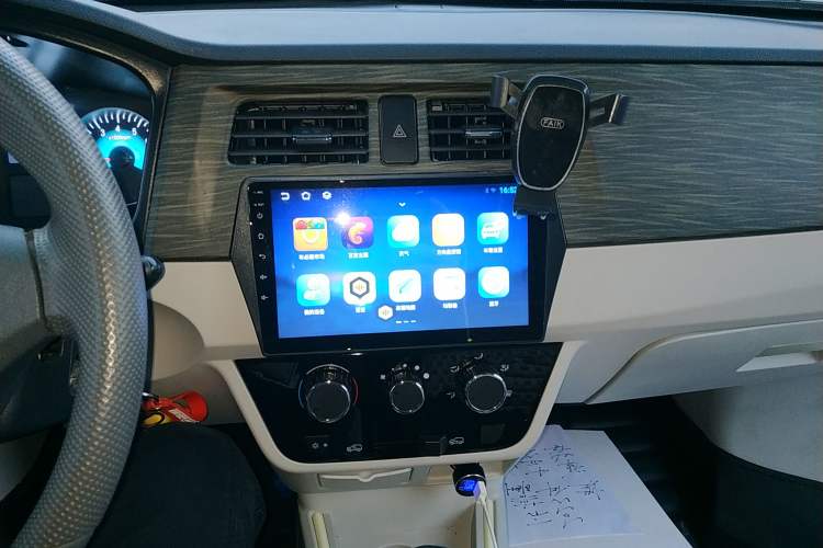 Used Jinbei New Hiace X30L 2023 1.5L Super-Enjoyment Edition Passenger Van 5/6/7-Seater Non-Air-Conditioned Version SWC15M
