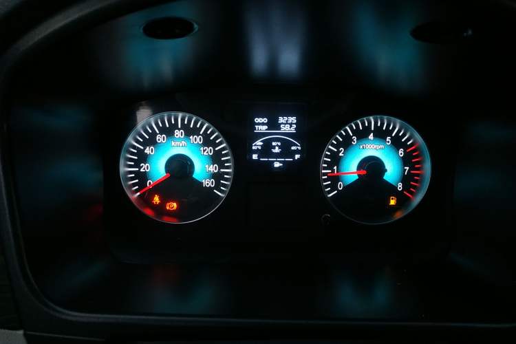 Used Jinbei New Hiace X30L 2023 1.5L Super-Enjoyment Edition Passenger Van 5/6/7-Seater Non-Air-Conditioned Version SWC15M
