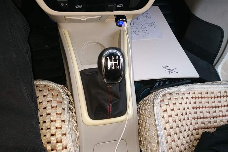 Used Jinbei New Hiace X30L 2023 1.5L Super-Enjoyment Edition Passenger Van 5/6/7-Seater Non-Air-Conditioned Version SWC15M
