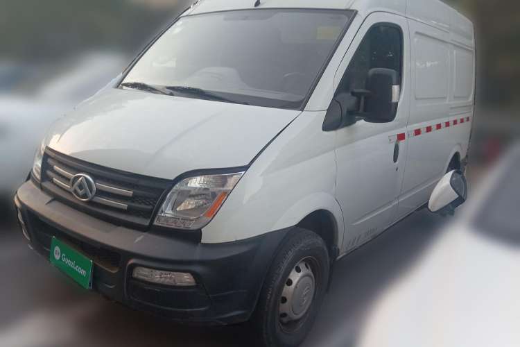 Used SAIC MAXUS 2020 2.5T Manual Classic City Delivery King Short Wheelbase Mid-Roof Design 2/3 Seats