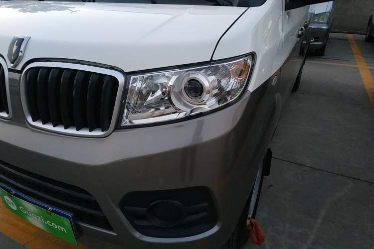 Used Jinbei New Hiace X30L 2023 1.5L Super-Enjoyment Edition Passenger Van 5/6/7-Seater Non-Air-Conditioned Version SWC15M
