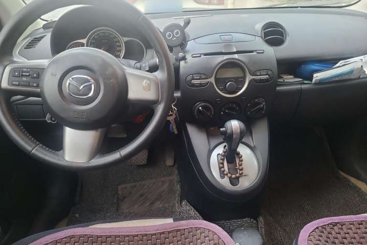 Used Mazda Mazda 2 2012 Hatchback Xuan Dong 1.5L Automatic Value Edition