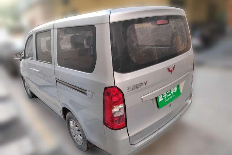 Used Wuling Rongguang V 2018 1.5L Standard Version
