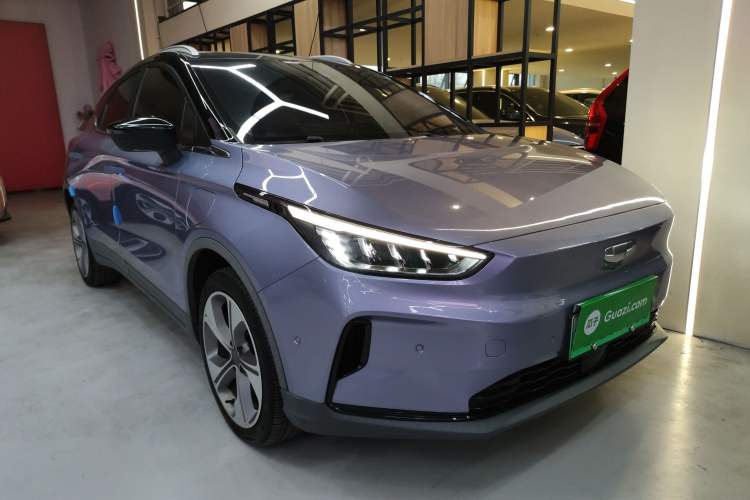 Used Geometry C 2022 550KM Grapefruit Halo