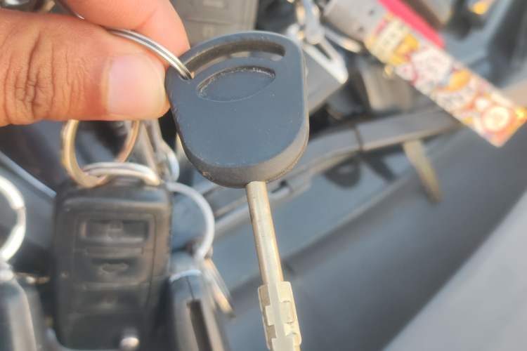 Used Ford Classic Transit 2013 2.8T Diesel Logistics Model with Short Wheelbase and Mid-Roof JX493ZLQ4
